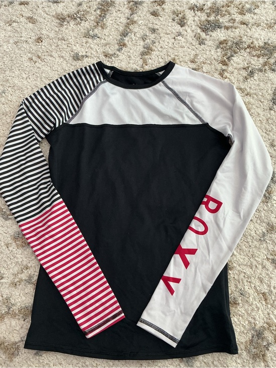 Roxy Other - Women’s Roxy Black, White & Pink Long Sleeve Rash Guard Tee